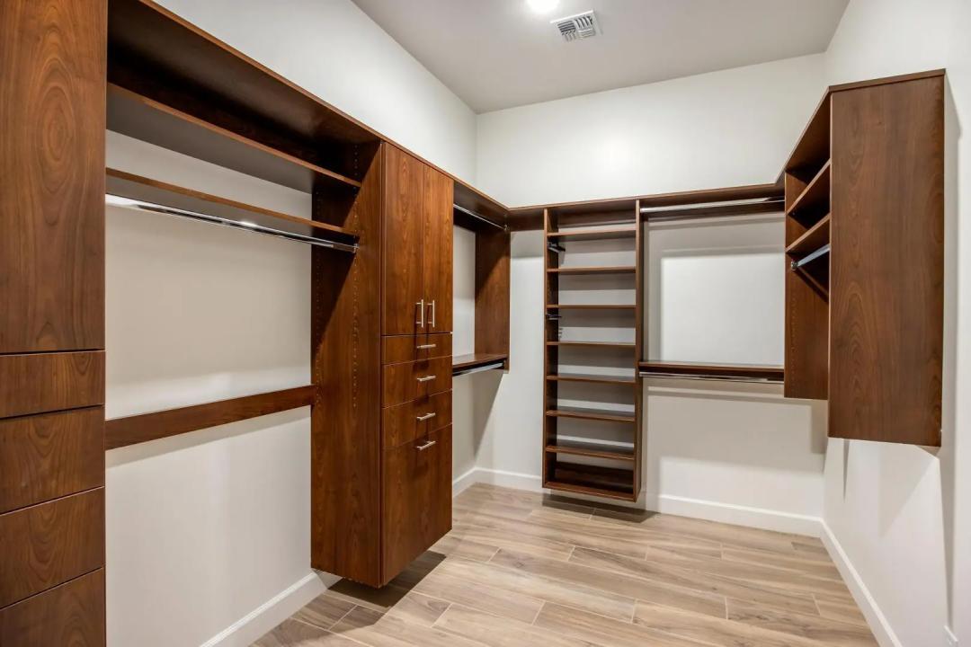 Real Estate Picture 37