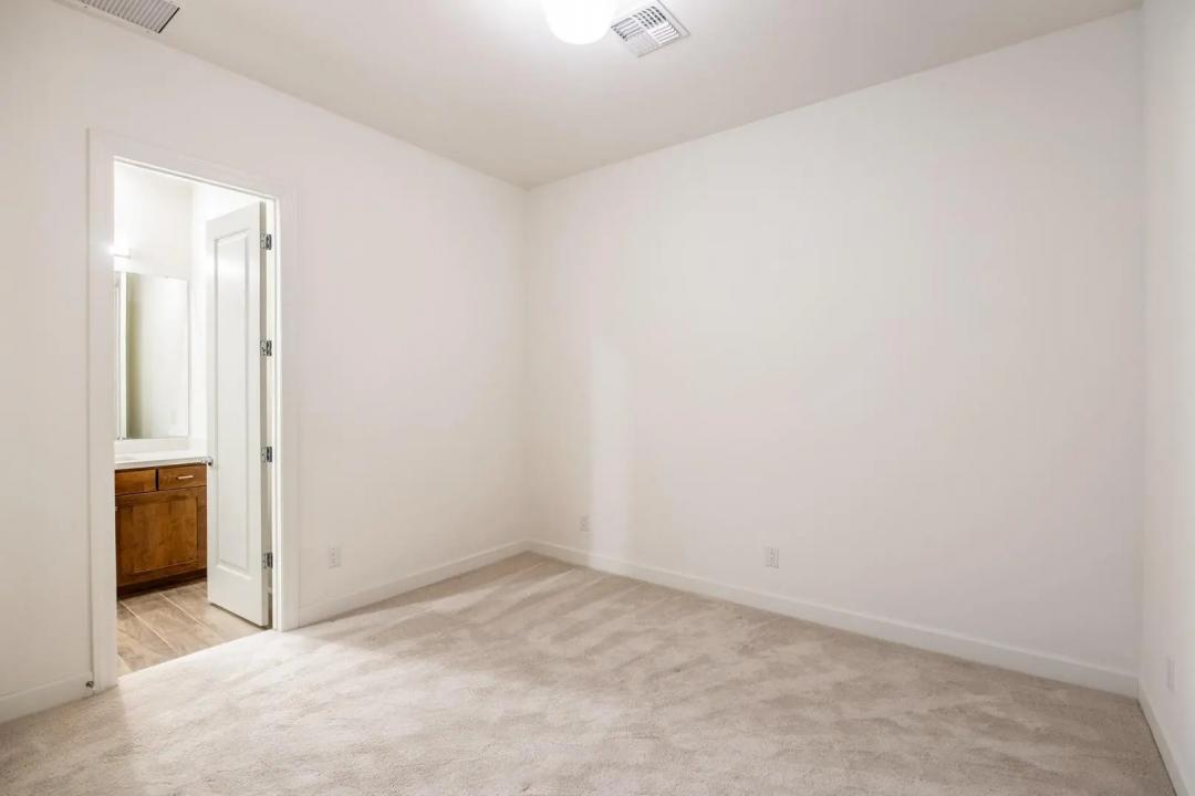 Real Estate Picture 41