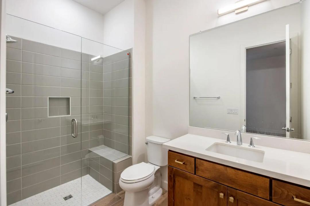 Real Estate Picture 44