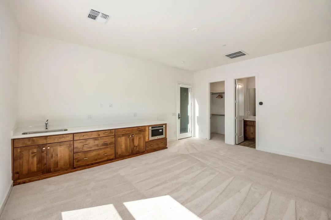 Real Estate Picture 54