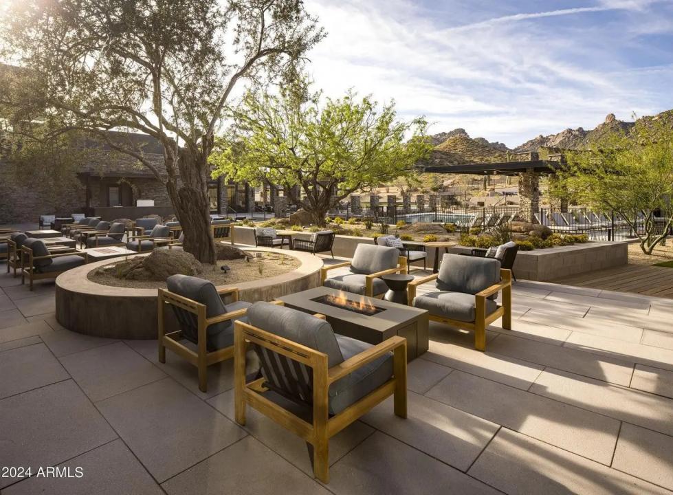 Real Estate Picture 99