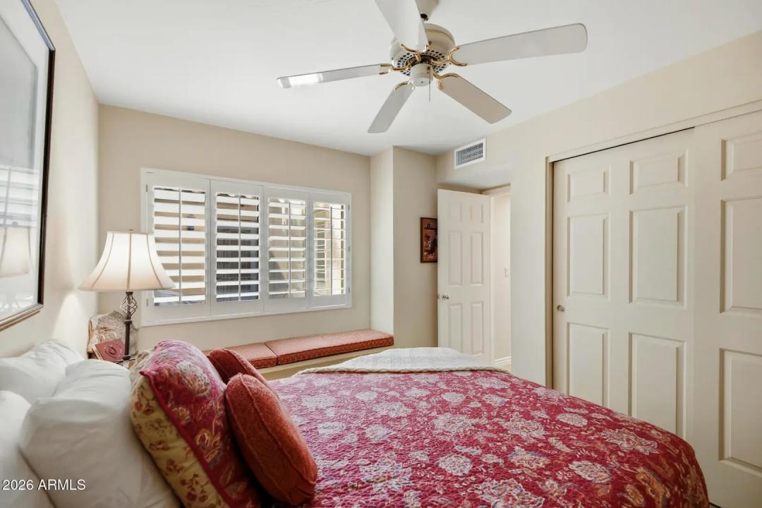 Real Estate Picture 12