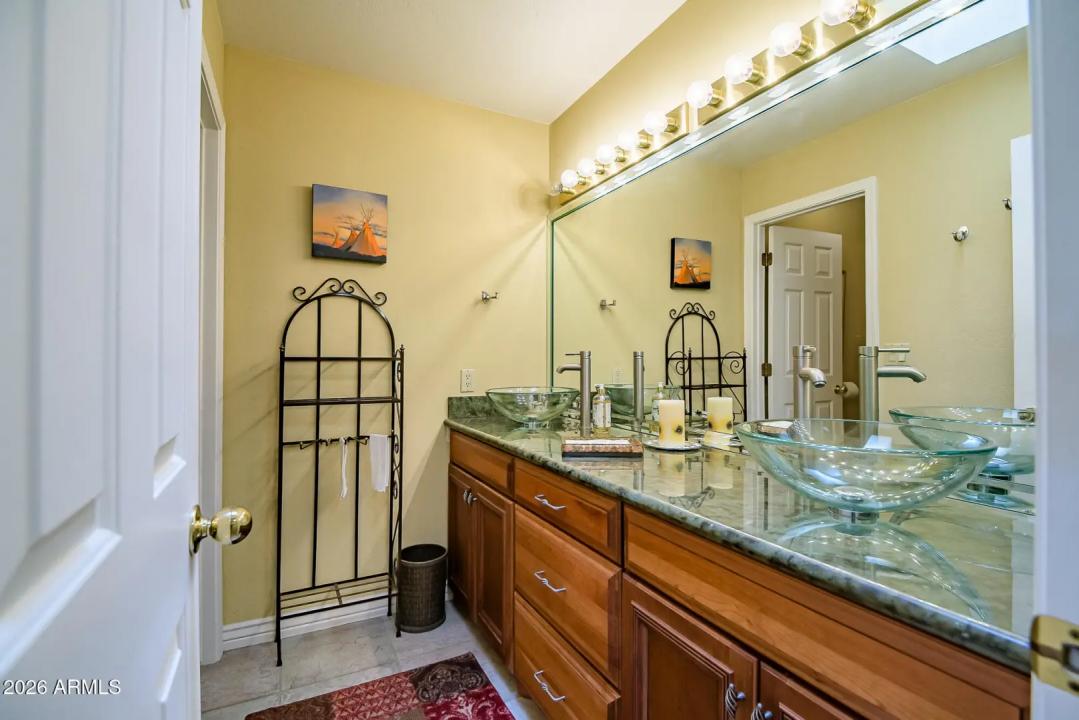Real Estate Picture 13