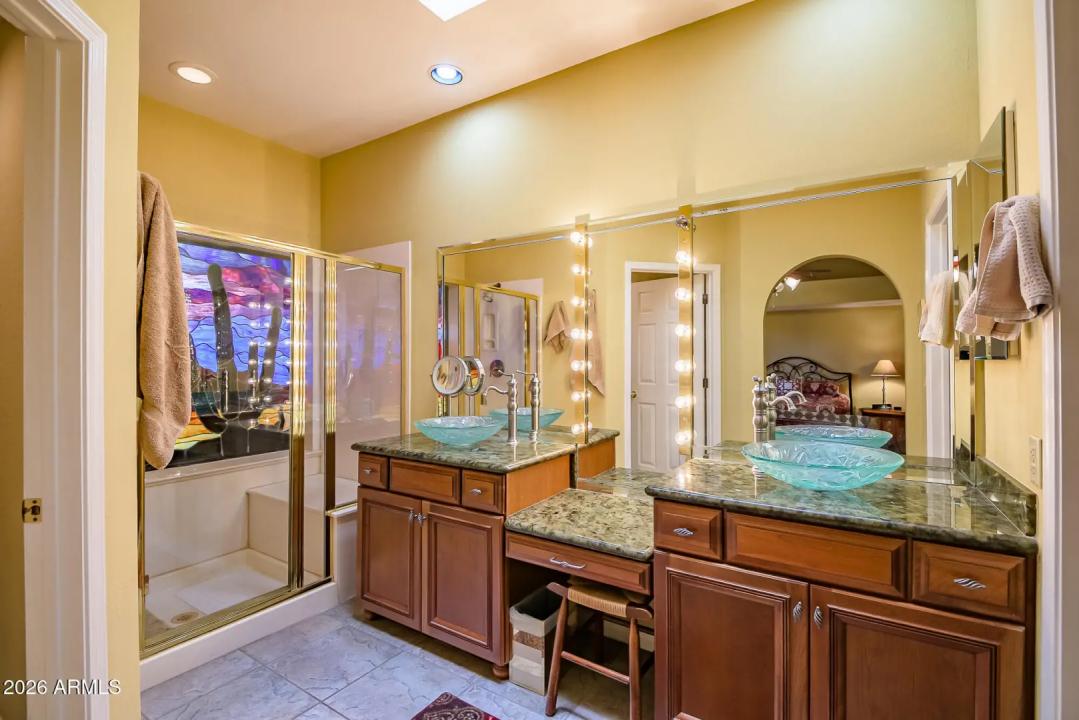 Real Estate Picture 11