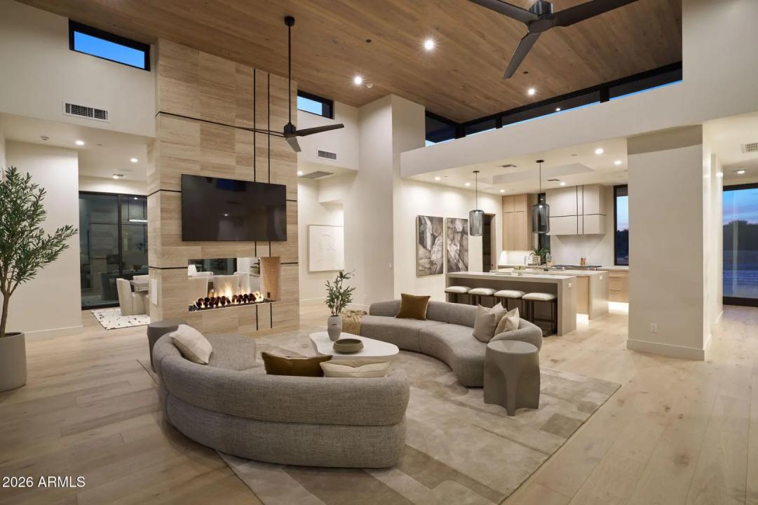 Real Estate Picture 5