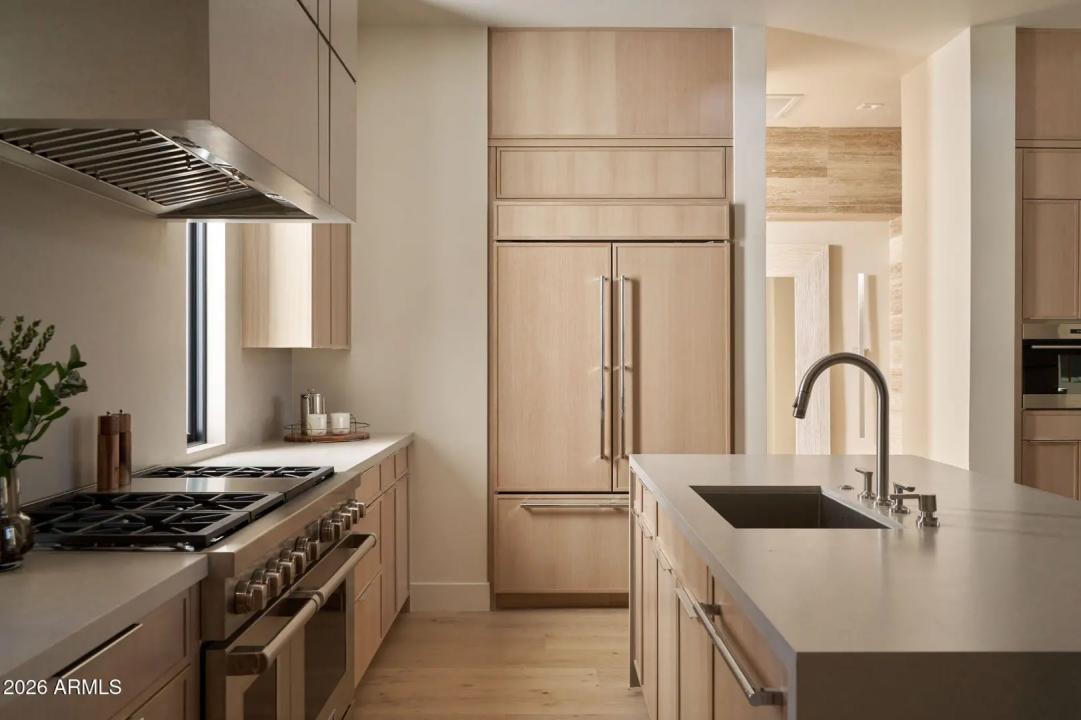 Real Estate Picture 7