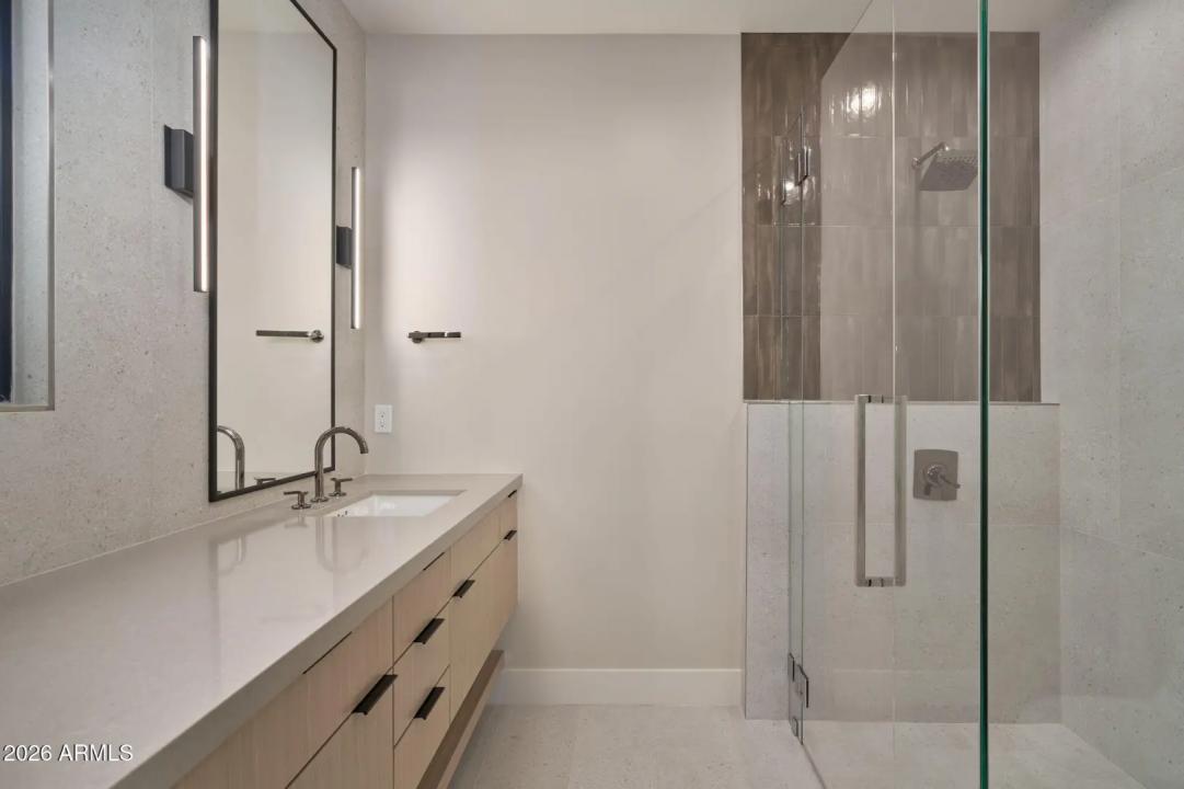 Real Estate Picture 14