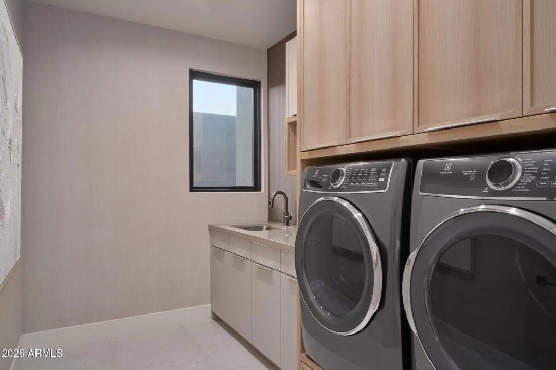 Real Estate Picture 19