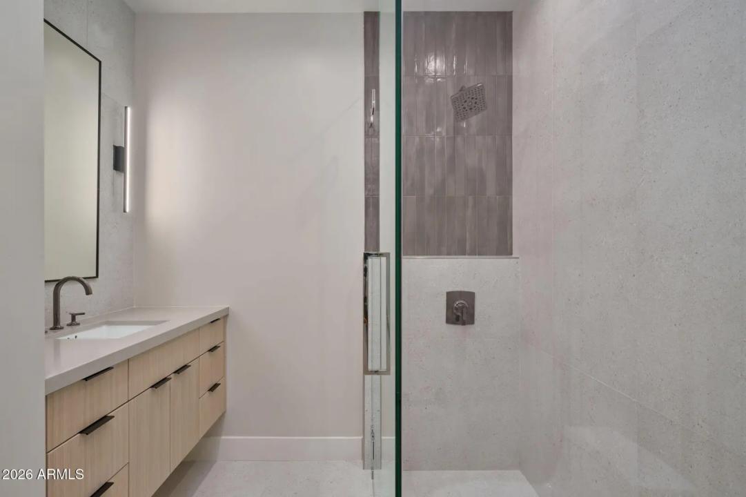 Real Estate Picture 18