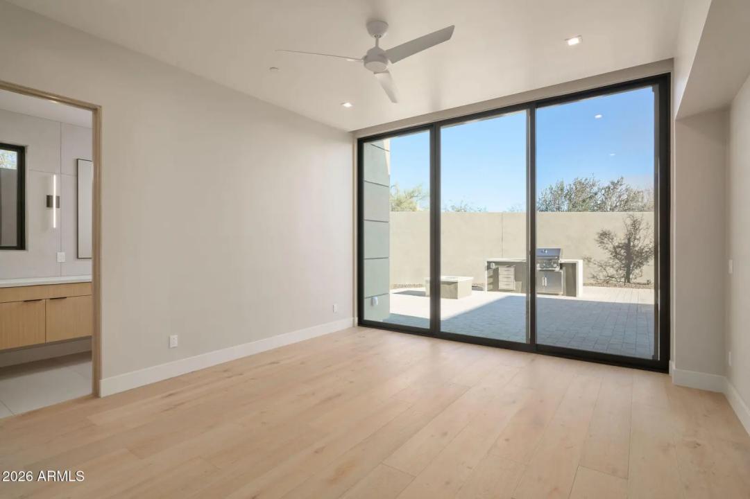 Real Estate Picture 15
