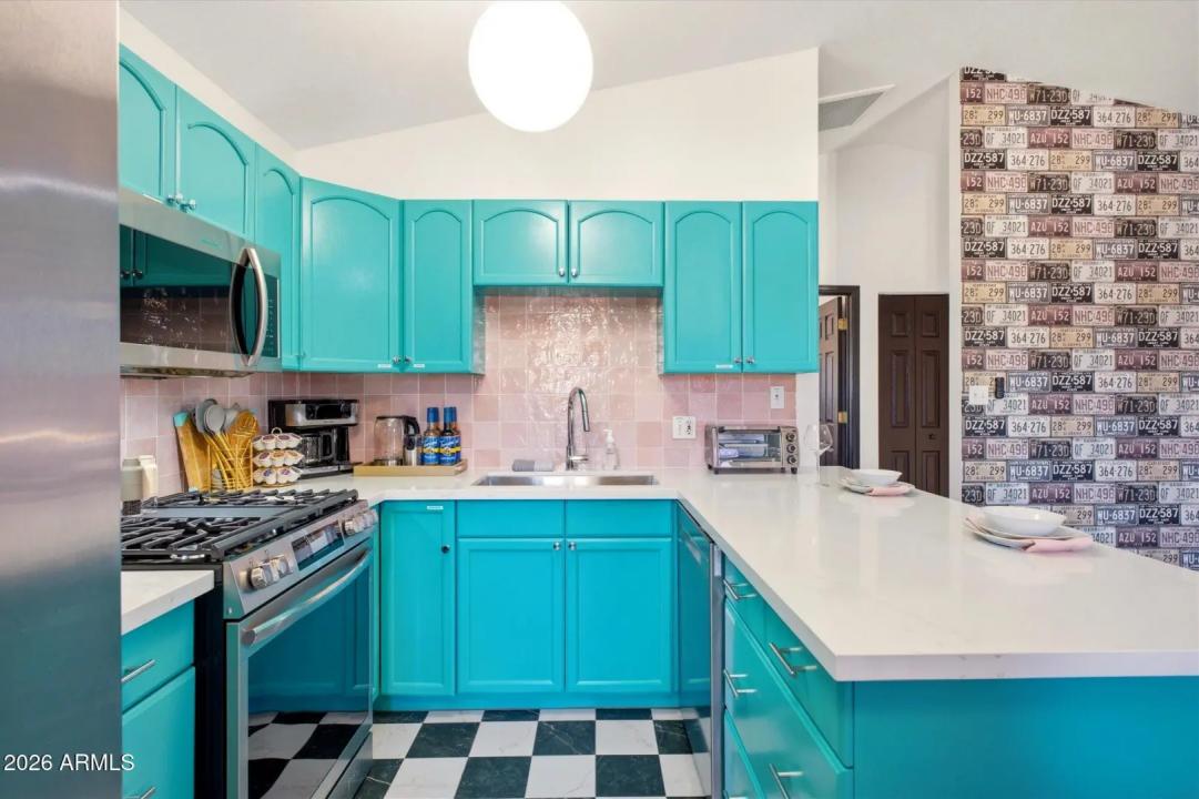 Real Estate Picture 6