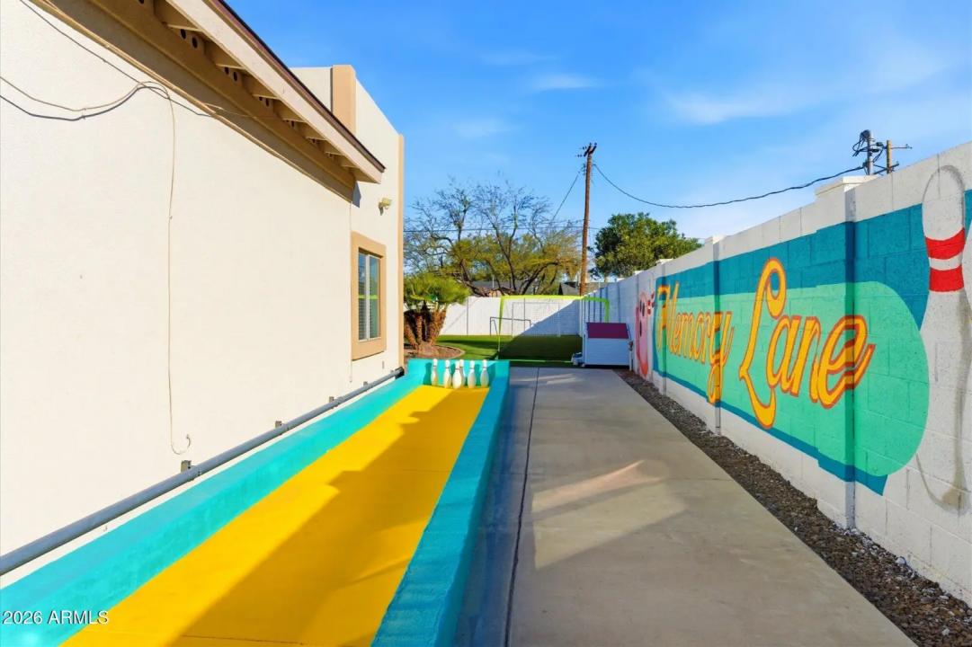 Real Estate Picture 19