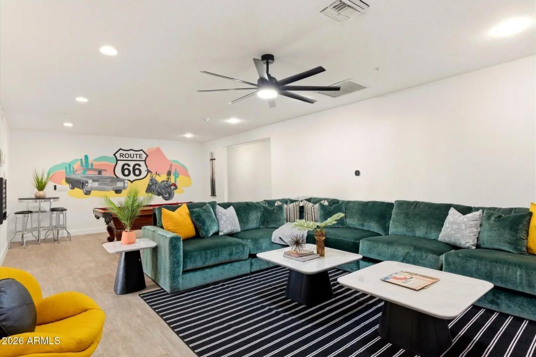 Real Estate Picture 5