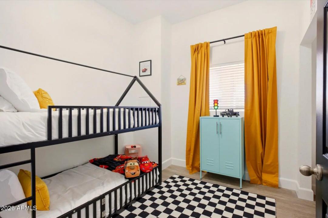 Real Estate Picture 21