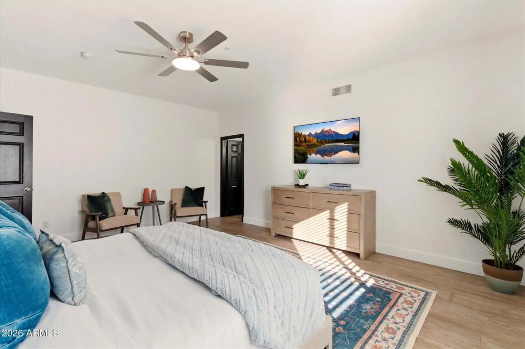 Real Estate Picture 22