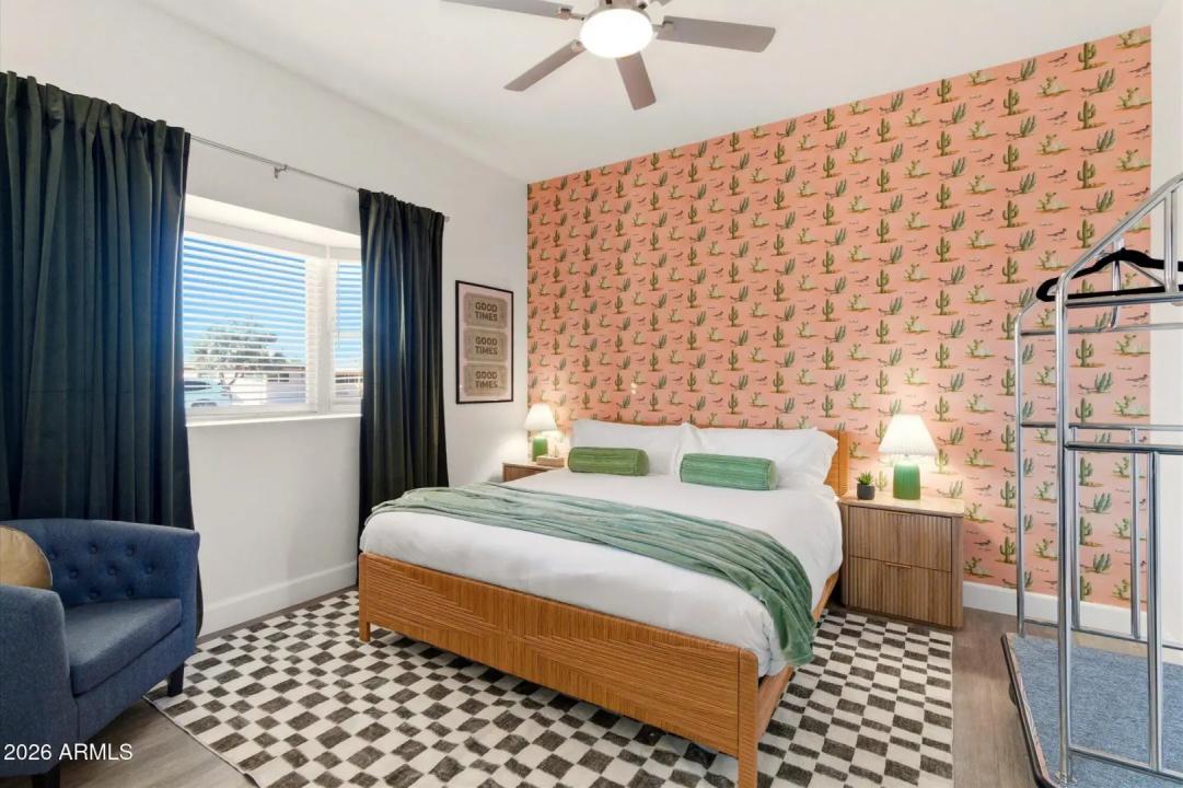 Real Estate Picture 24