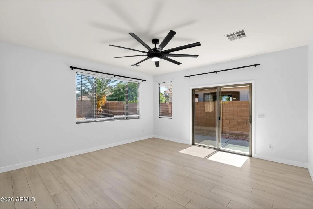 Real Estate Picture 6