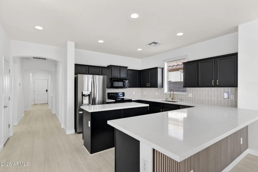 Real Estate Picture 12