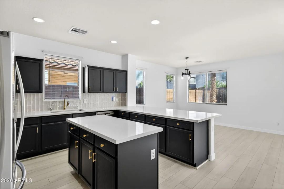 Real Estate Picture 13