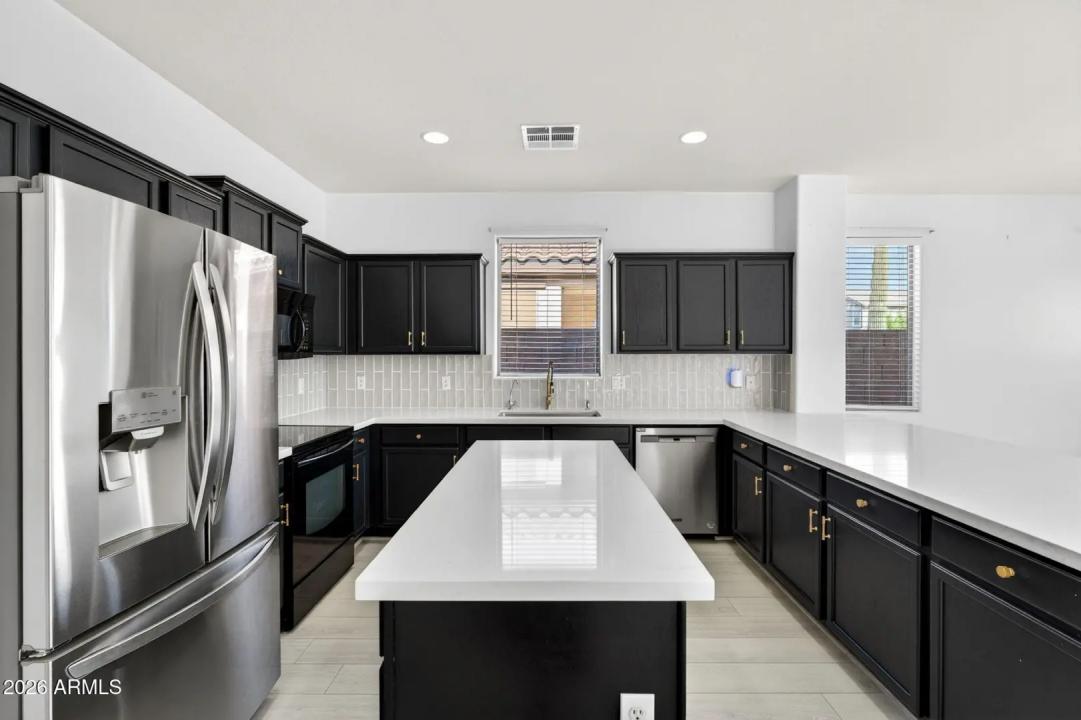 Real Estate Picture 15