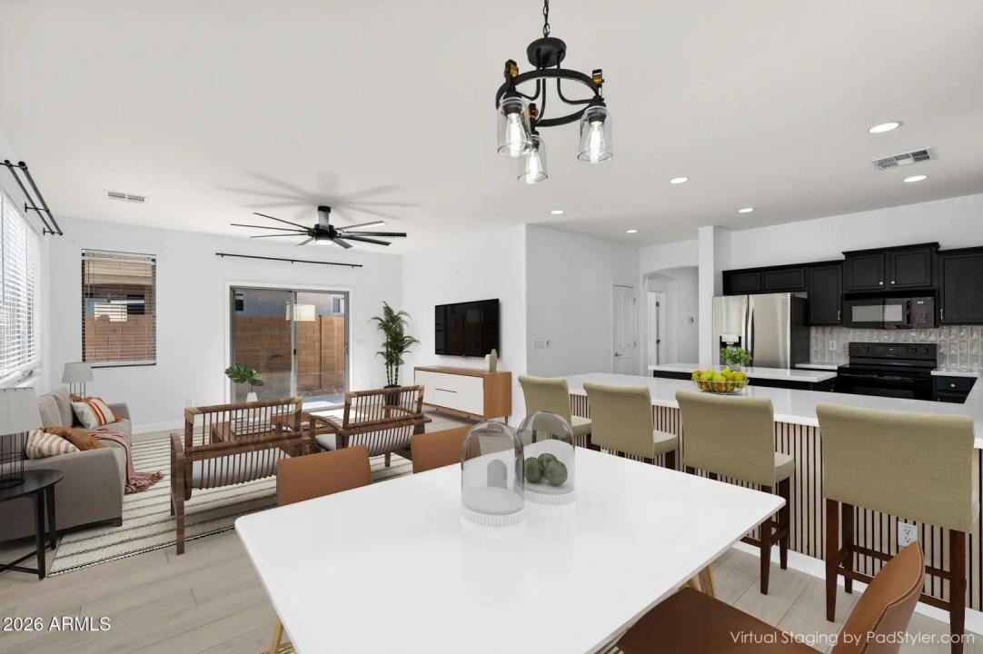 Real Estate Picture 5