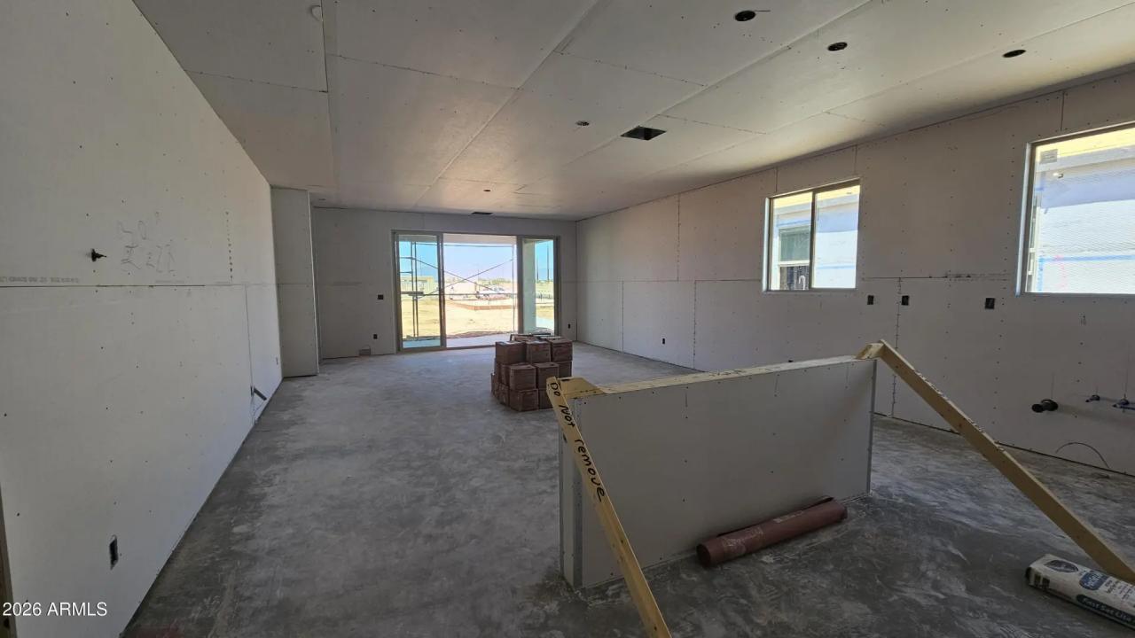 Real Estate Picture 3