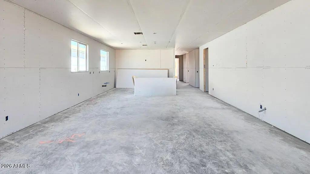 Real Estate Picture 4
