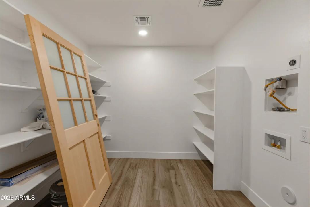 Real Estate Picture 12