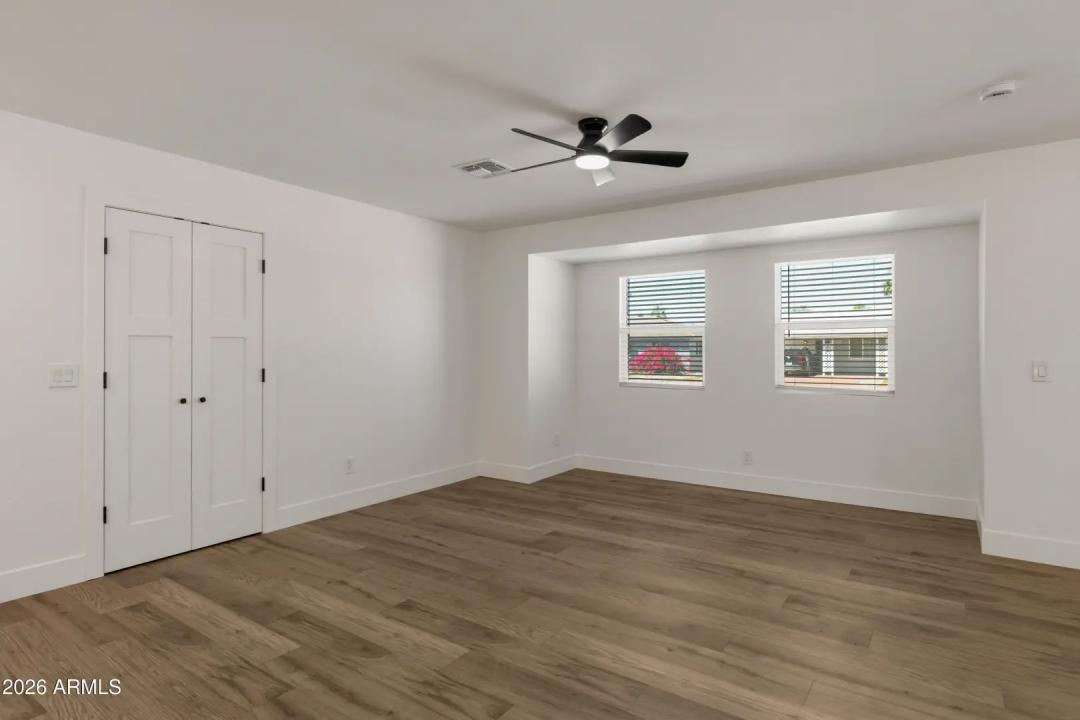 Real Estate Picture 7