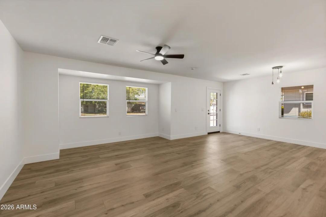 Real Estate Picture 13