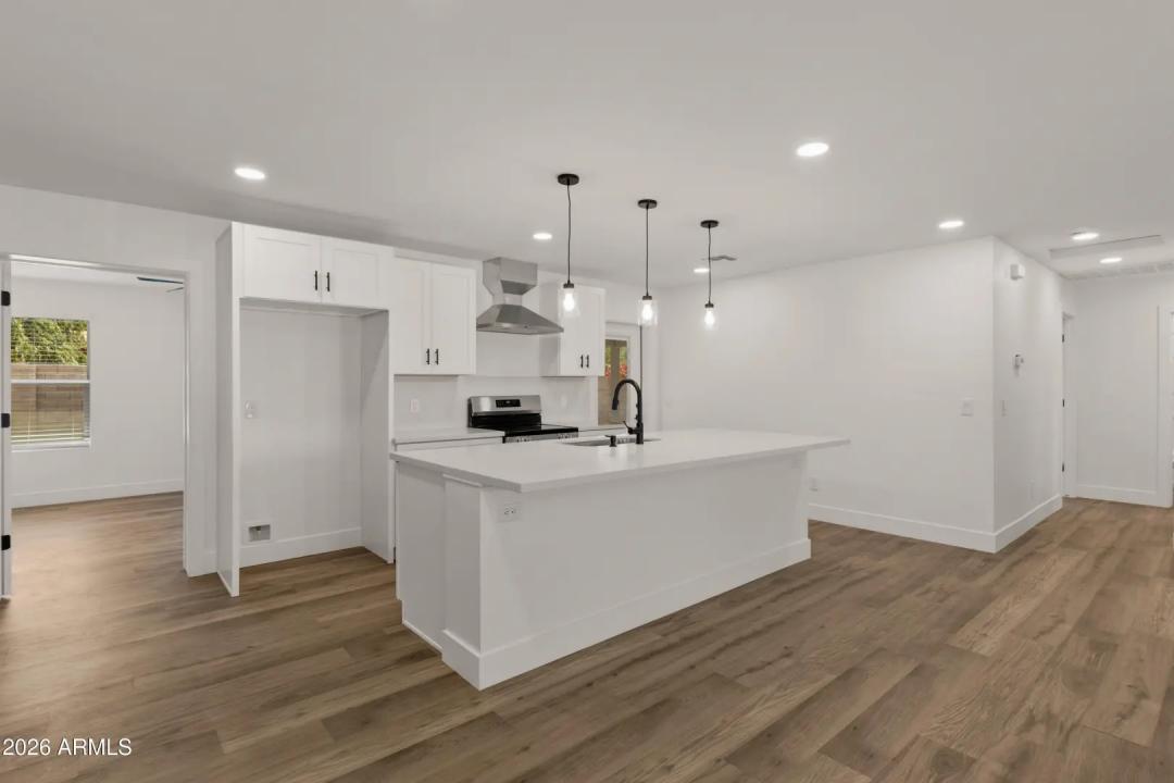 Real Estate Picture 6