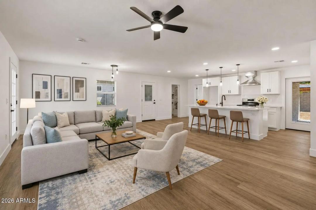 Real Estate Picture 3