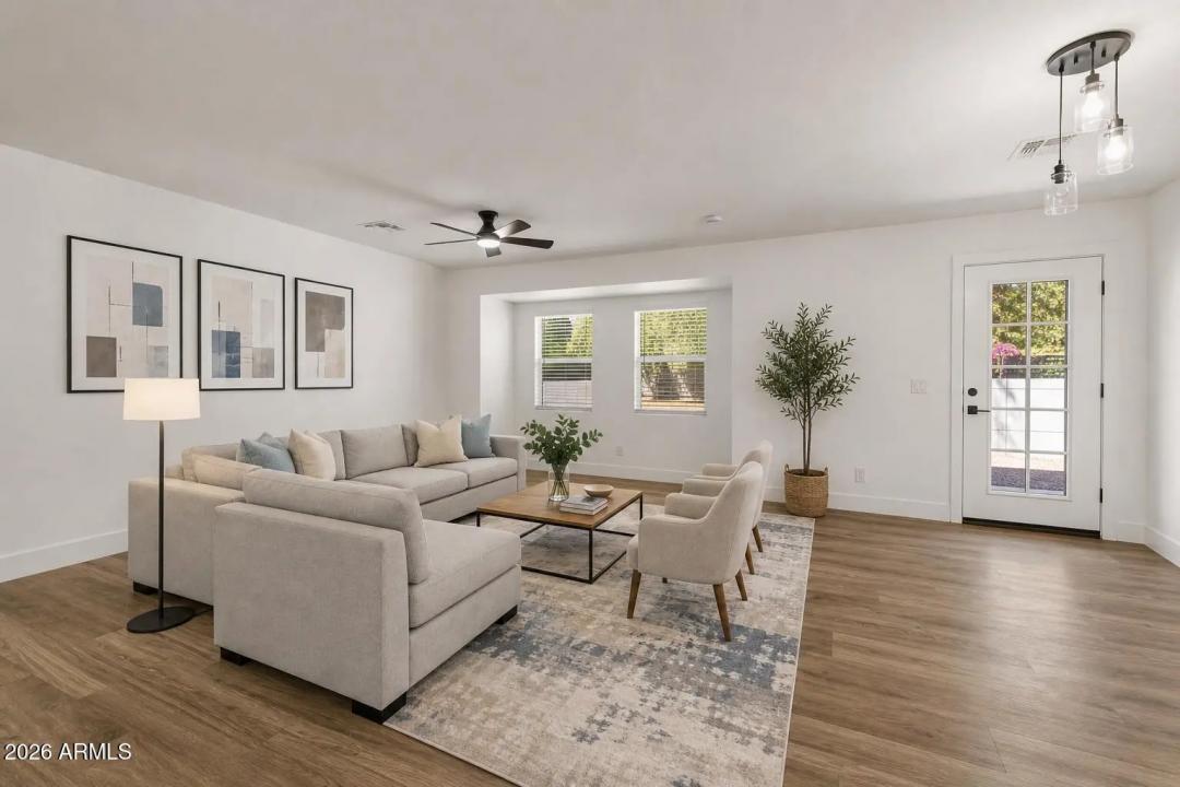 Real Estate Picture 5