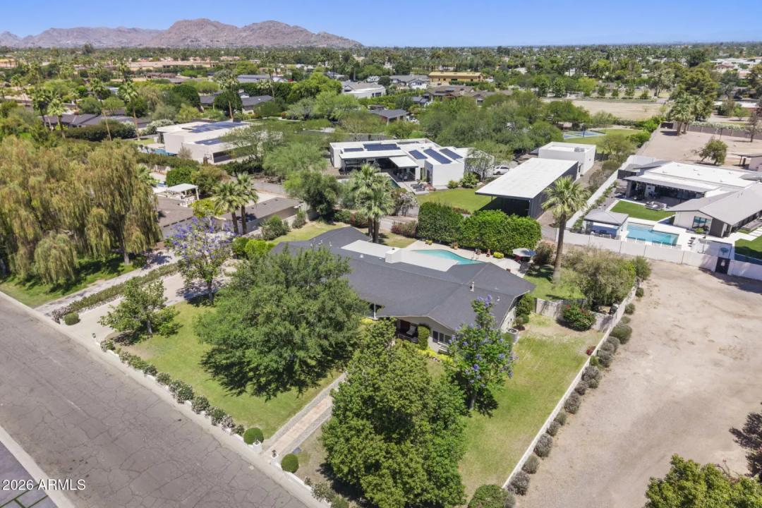 Real Estate Picture 25