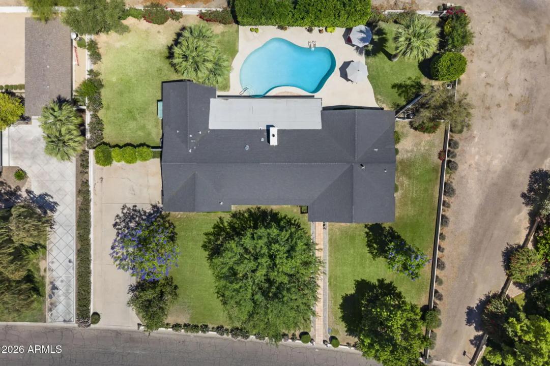 Real Estate Picture 24