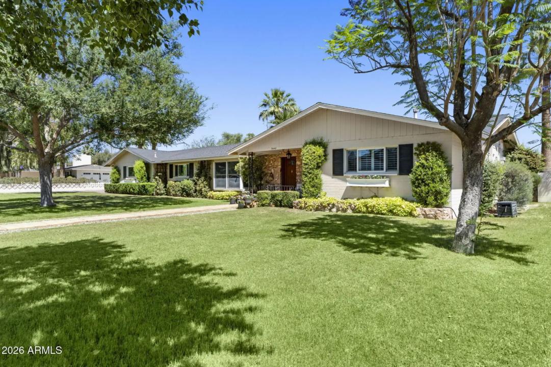 Real Estate Picture 4