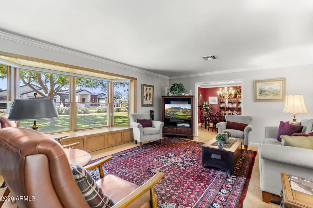 Real Estate Picture 7