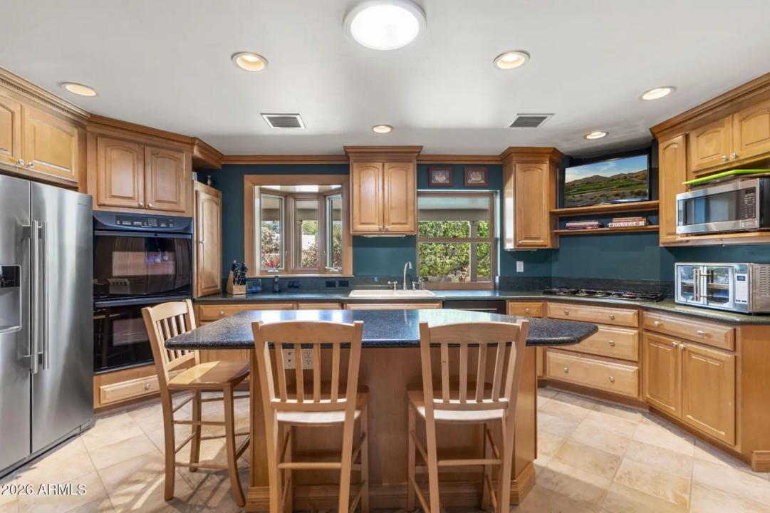 Real Estate Picture 10
