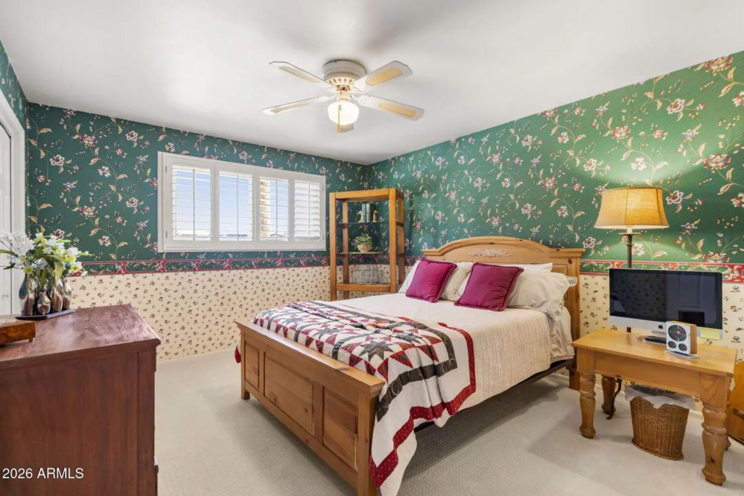Real Estate Picture 16