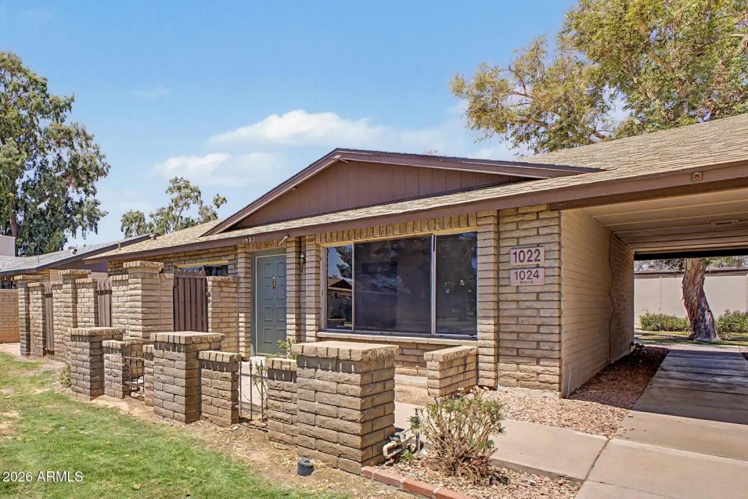 Real Estate Picture 3