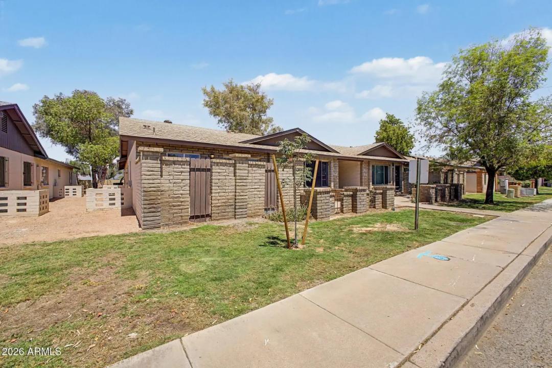 Real Estate Picture 4