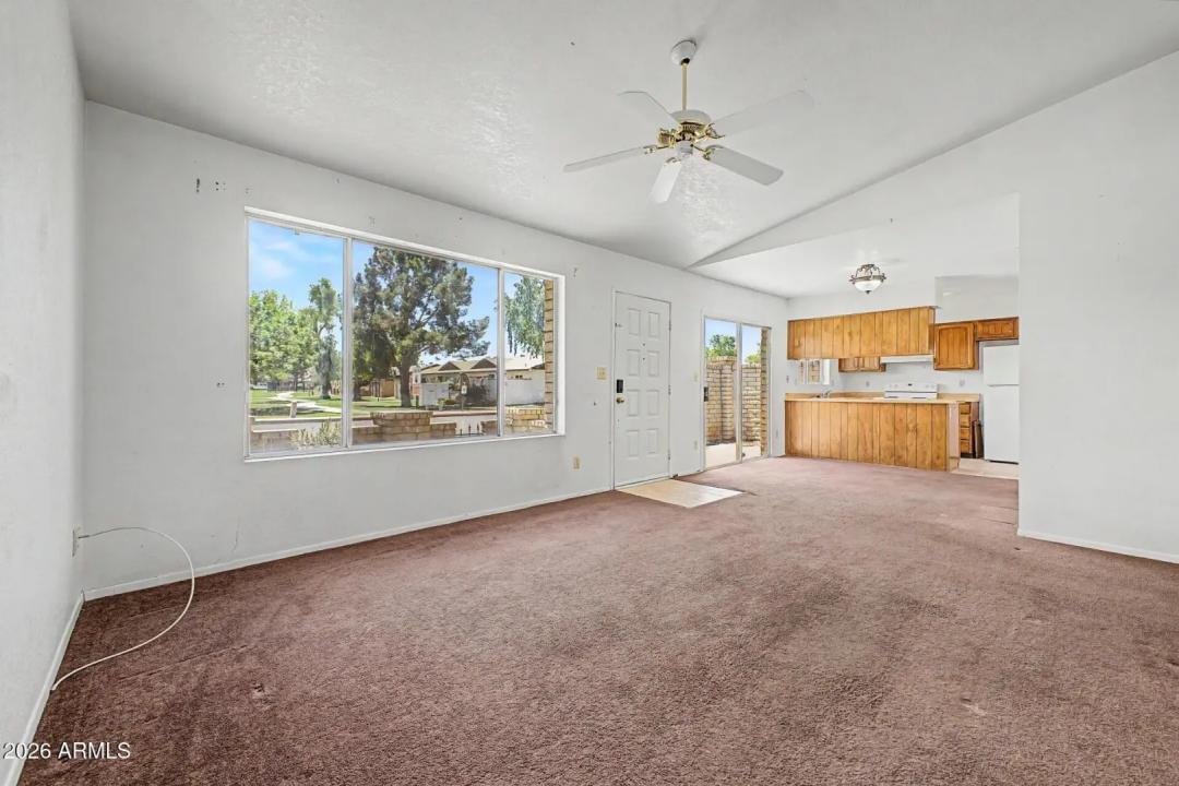 Real Estate Picture 8