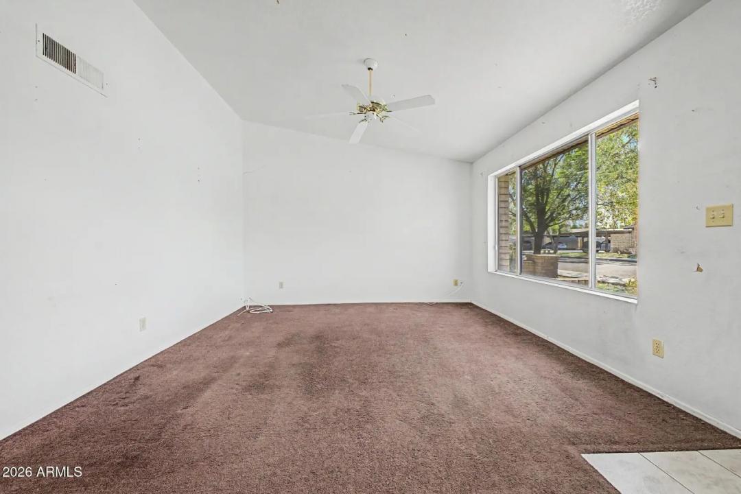 Real Estate Picture 10