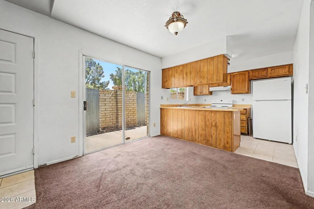 Real Estate Picture 11