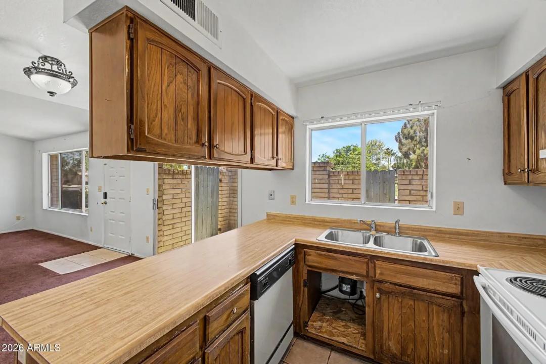 Real Estate Picture 13