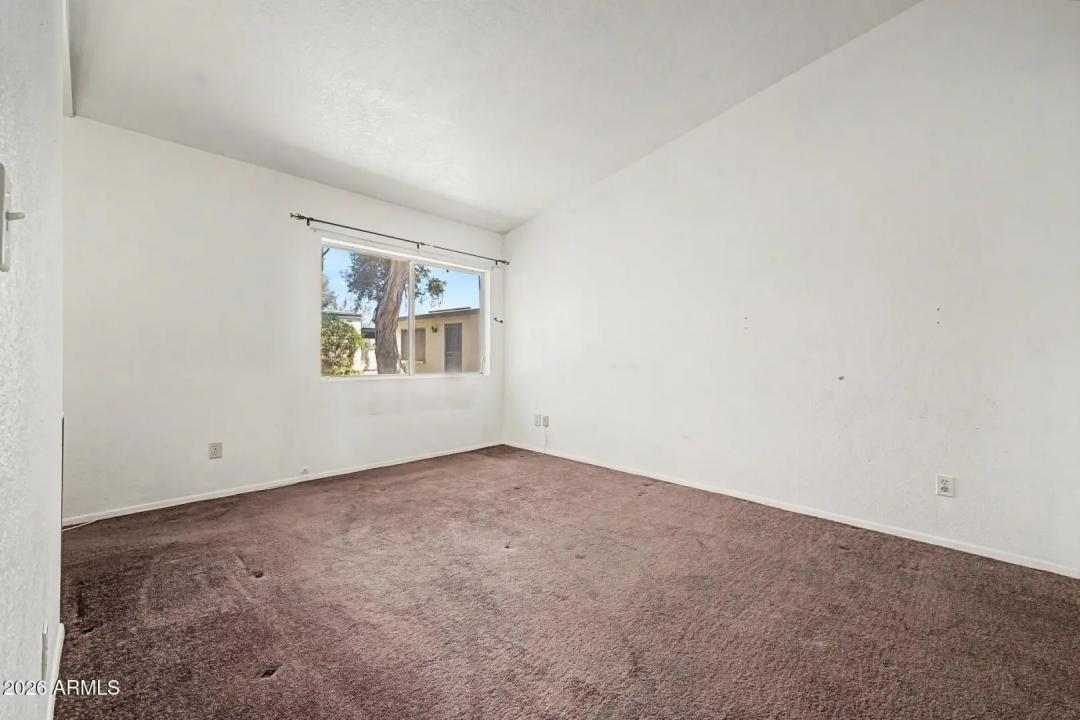 Real Estate Picture 15