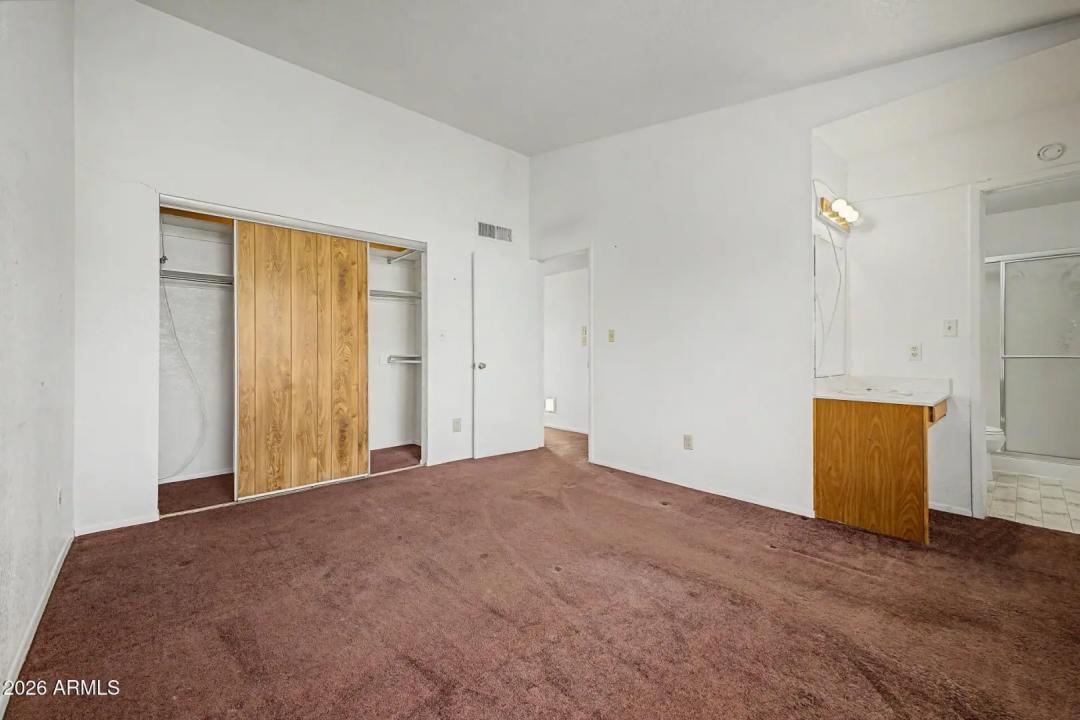 Real Estate Picture 16