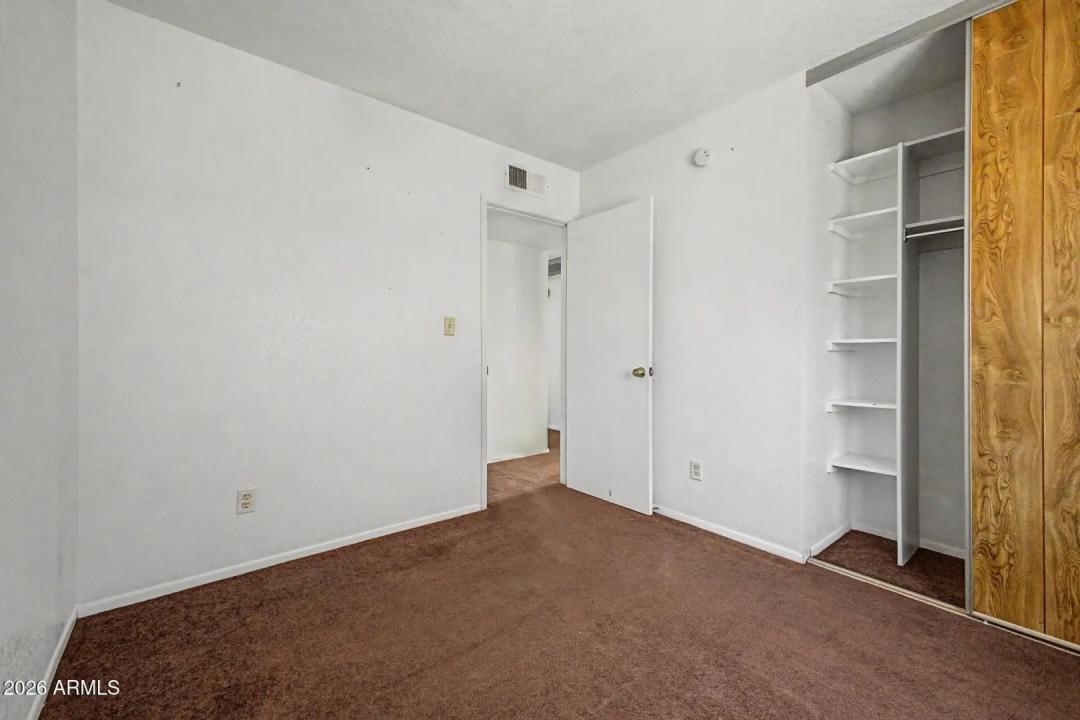 Real Estate Picture 23