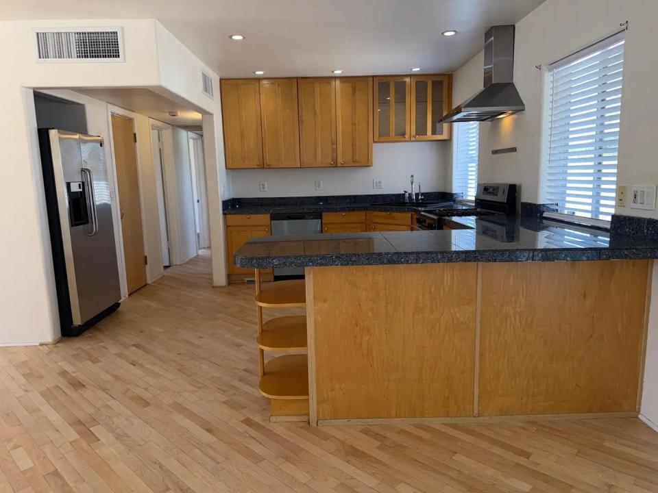 Real Estate Picture 4