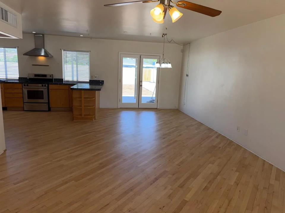 Real Estate Picture 7